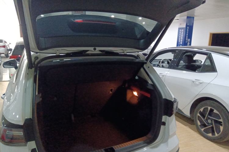 Used Volkswagen Tharu 2024 300TSI Two-Wheel-Drive Moon Luxury Edition