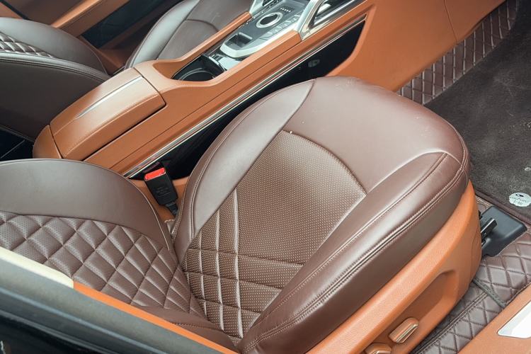 Used Zotye T700 2017 1.8T Dual-Clutch Luxury Model
