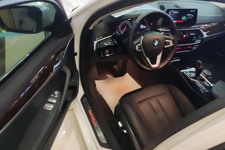 Used BMW 5 Series 2018 525Li Luxury Package
