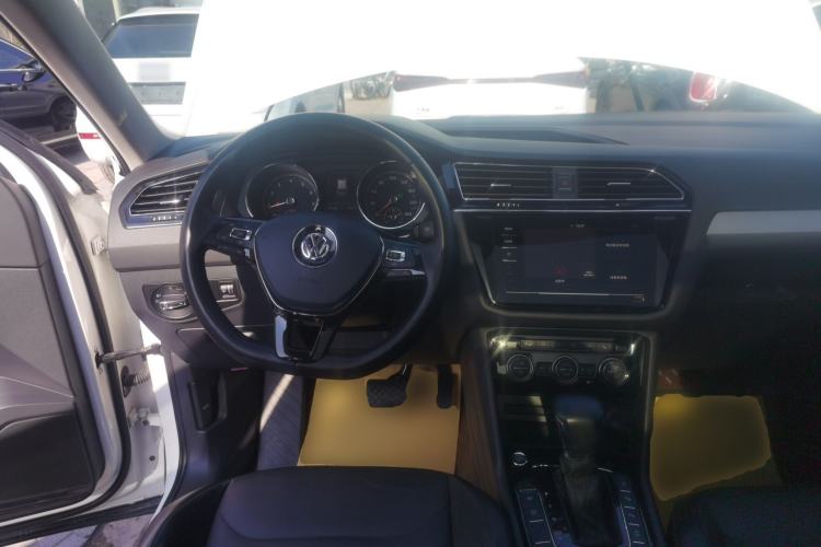 Used Volkswagen Tiguan L 2019 Revised 330TSI Automatic Two-Wheel Drive Smart & Luxury Edition China VI Standard