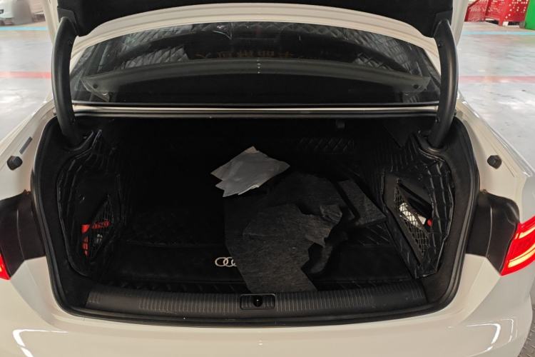 Used Audi A4L 2019 40 TFSI Fashion Edition China VI Emission Standard
