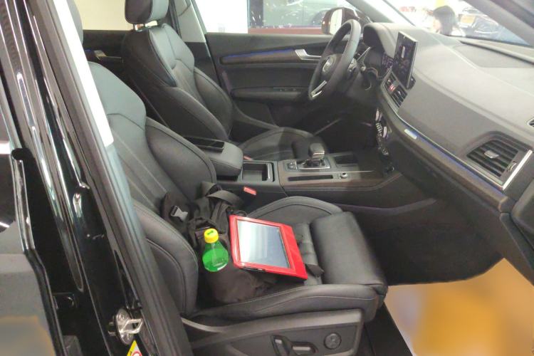 Used Audi Q5L 2022 40T Fashionable and Elegant Model
