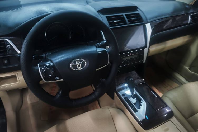 Used Toyota Camry 2015 2.0G Premier Edition
