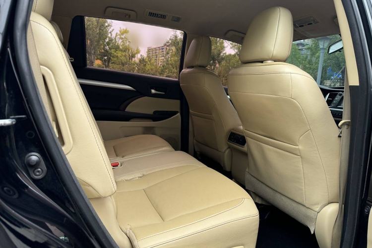 Used Toyota Highlander 2015 2.0T Two-Wheel Drive Elite Edition 7 Seats
