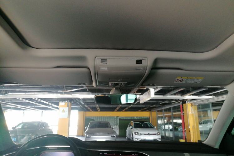 Used Volkswagen Tayron 2022 330TSI Two-Wheel Drive Luxury Smart Connectivity Version
