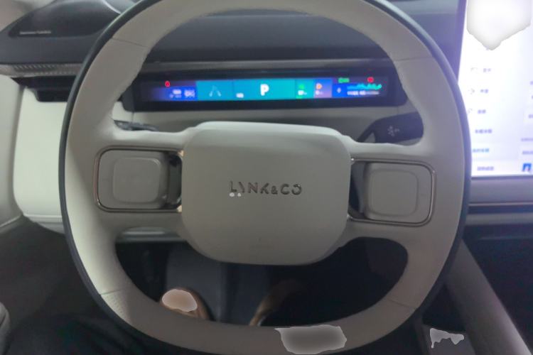 Used Lynk & Co 900 2025 2.0T Exploration Edition
