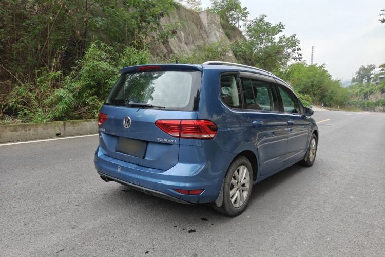 Used Volkswagen Touran 2016 Volkswagen Touran L 280TSI DSG Comfort Edition
