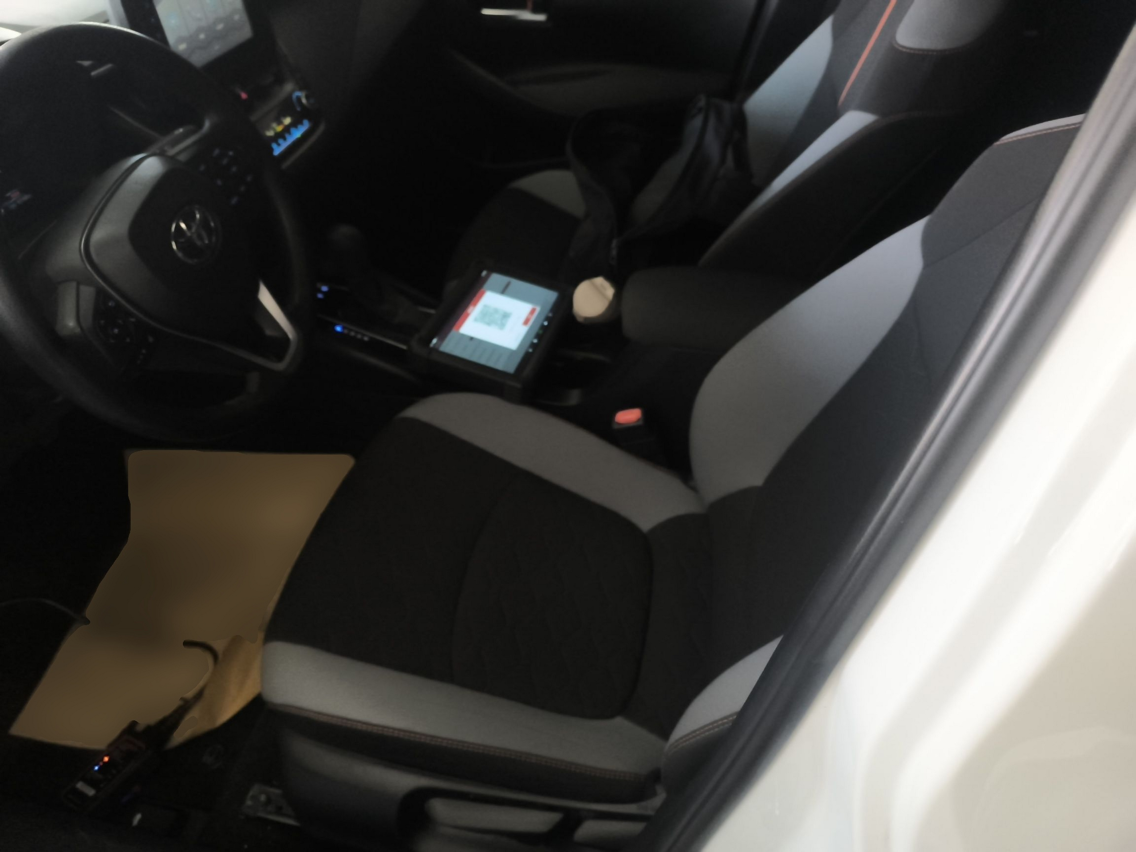 Переднее сиденье в автомобиле