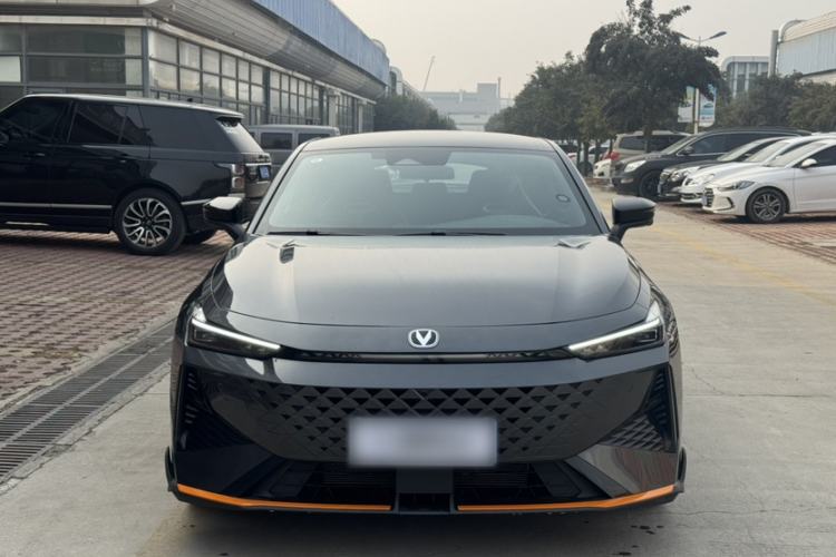 Used Changan UNI-V 2025 1.5T 500Bar Prestige Sporty Version
