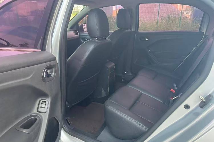 Used Citroen Elysee 2015 Zhishang Edition 1.6L Manual Fashion Model
