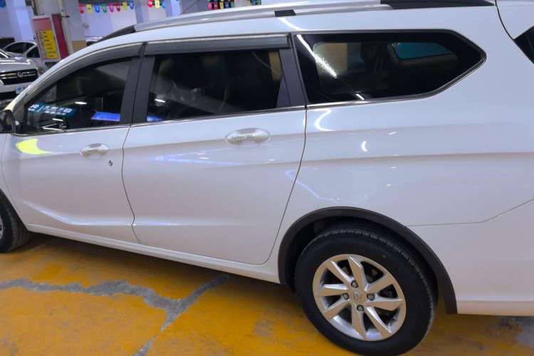 Used Baojun 310W 2017 1.5L Manual Fashion Model China V
