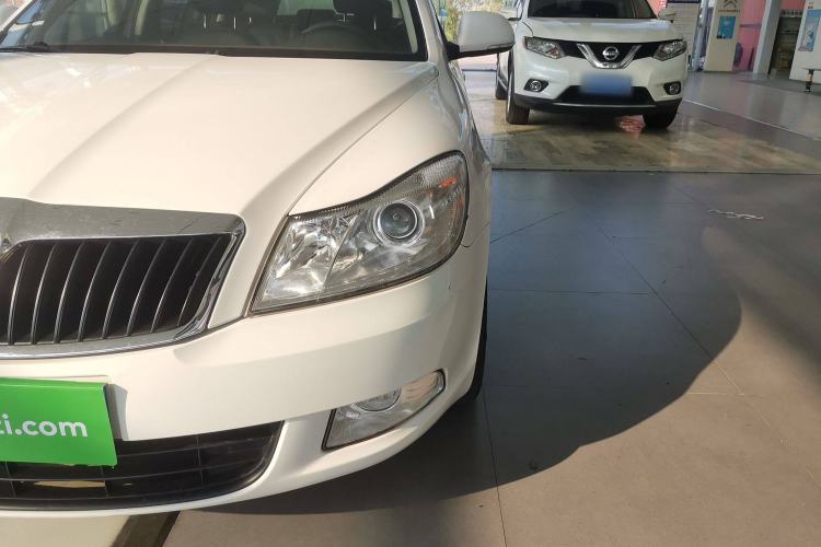 Used Skoda Octavia 2015 Classic Model 1.6L Automatic Elegance Edition
