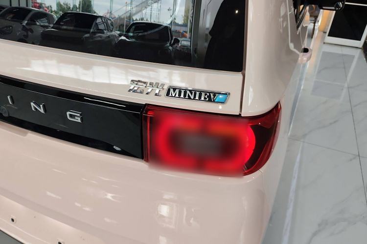 Used Wuling Hongguang MINIEV 2021 Macaron Premium Model – Lithium-NMC
