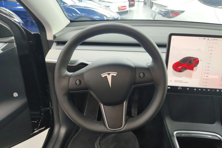 Used Tesla Model Y 2023 Rear-Wheel-Drive Version
