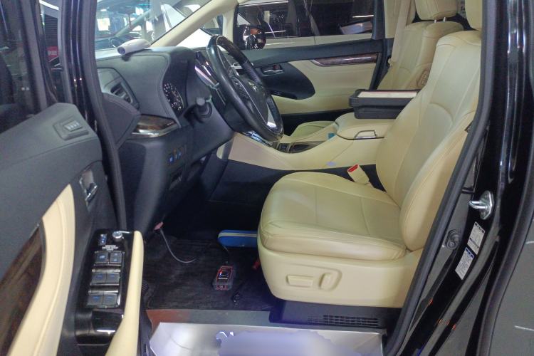 Used Toyota Alphard 2021 Dual-Engine 2.5L Luxury Edition
