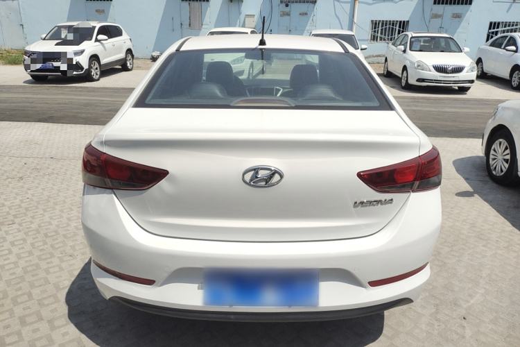 Used Hyundai Verna 2016 1.4L Manual Cool Edition GLS
