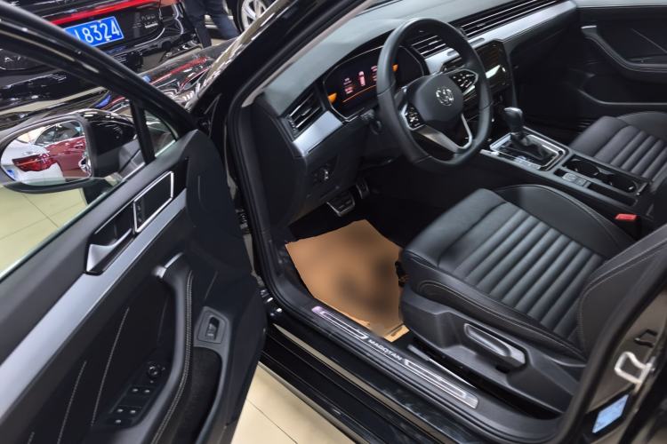 Used Volkswagen Magotan 2025 Zhongxiang Version 280TSI DSG Comfort Edition
