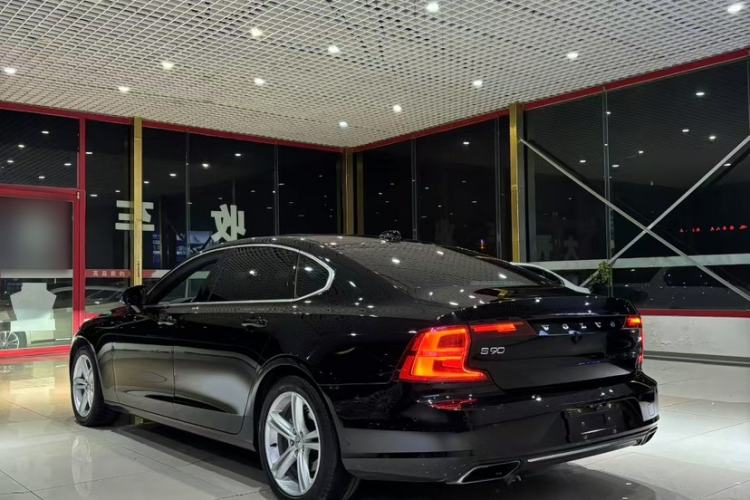 Used Volvo S90 2019 T5 Zhiyi Edition
