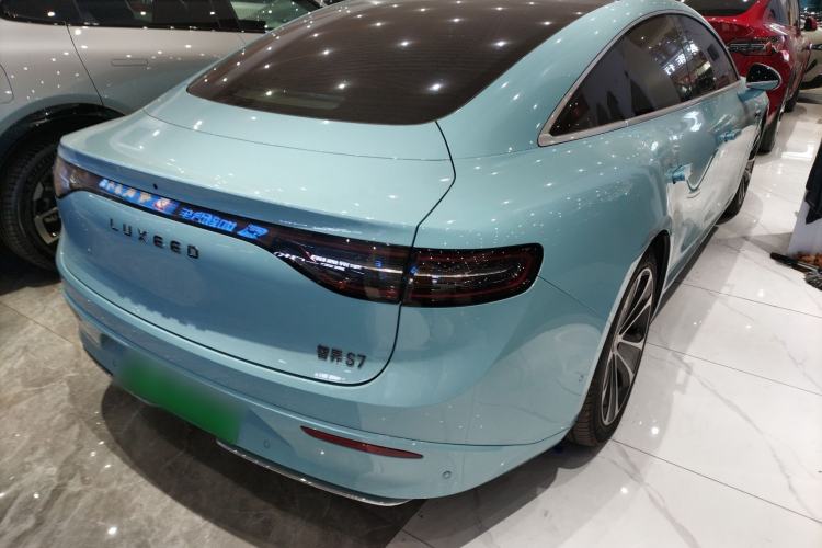 Used Hima Luxeed S7 2025 785 km Ultra