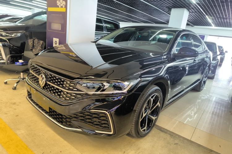 Used Volkswagen Passat 2025 Outstanding Model 330TSI Starry Elite Edition
