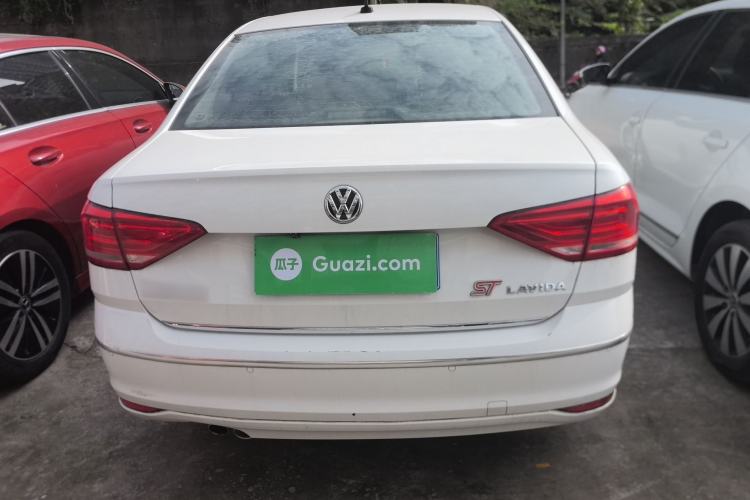 Used Volkswagen Lavida 2015 1.6L Automatic Comfort Edition
