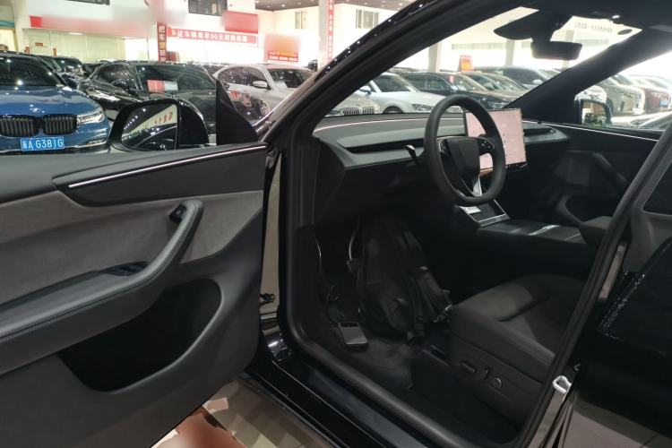 Used Tesla Model Y 2026 Rear-Drive Model