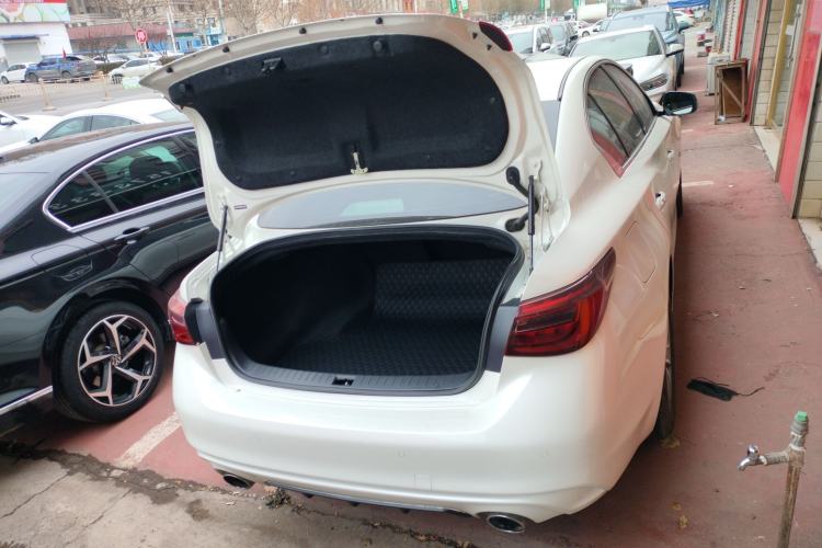 Used Infiniti Q50L 2018 2.0T Comfort Edition China VI Standard
