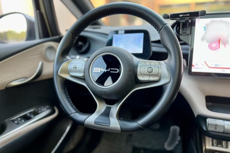 Used BYD Dolphin 2023 420 km Fashion Edition
