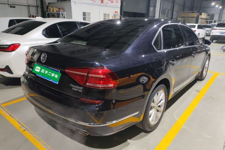 Used Volkswagen Passat 2017 330TSI DSG Luxury Edition
