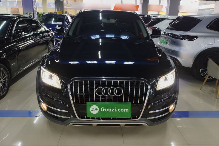 Used Audi Q5 2018 Collector's Edition 40 TFSI Technology Model
