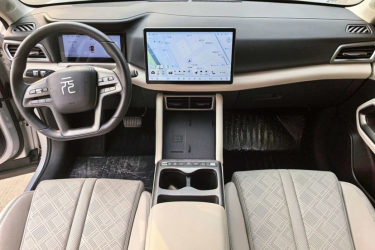 Used BYD Yuan UP 2025 Intelligent Driving Version 401 km Leading Edition
