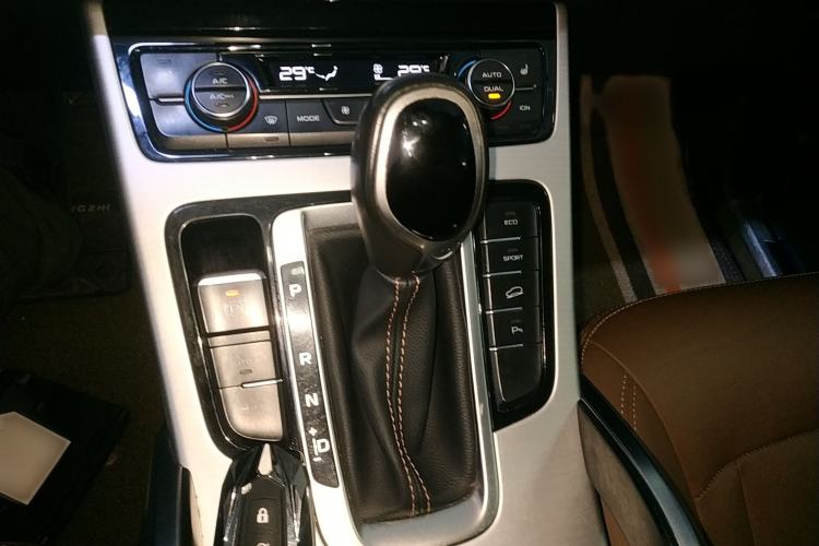 Used Geely Auto Emgrand X7 Sport 2016 1.8TD Automatic ZhiZun Version
