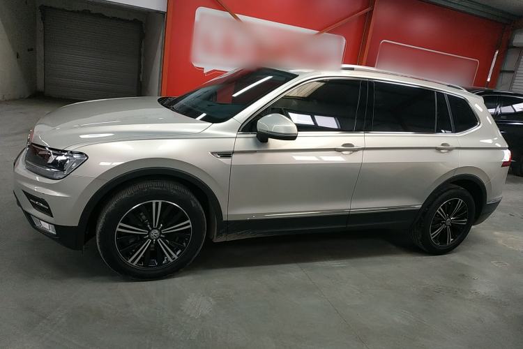 Used Volkswagen Tiguan L 2019 Updated Version 330TSI Automatic Two-Wheel Drive Panoramic Comfort Edition China VI Standard

