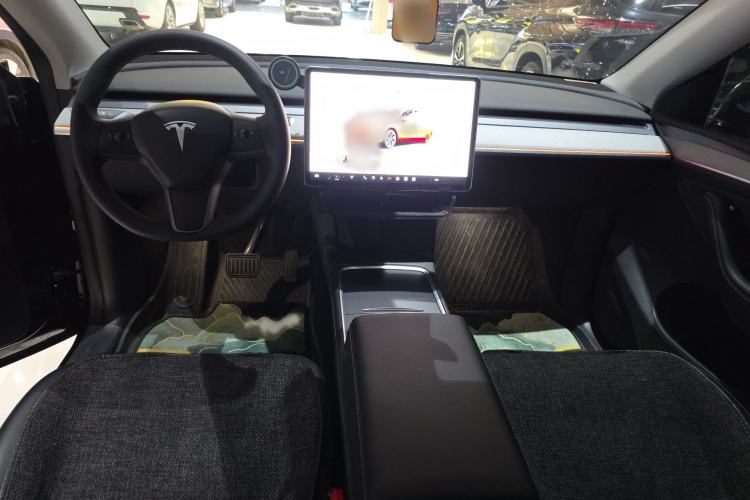 Used Tesla Model Y 2023 Rear-Wheel-Drive Version
