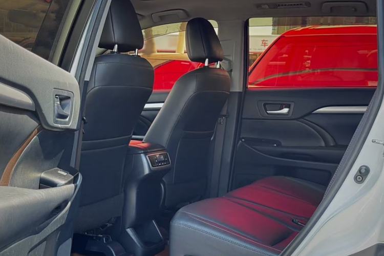 Used Toyota Highlander 2017 2.0T Four-Wheel Drive Luxury Edition 7 Seats
