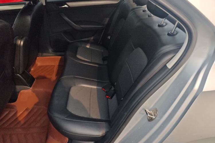 Used Volkswagen Santana 2015 1.6L Manual Comfort Edition