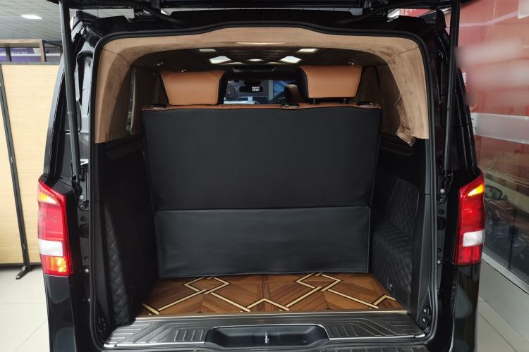 Used Mercedes-Benz Vito 2018 2.0T Elite Version 7 Seats China V Emission Standard
