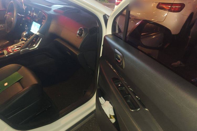 Used Peugeot 3008 2015 2.0L Automatic Classic Edition
