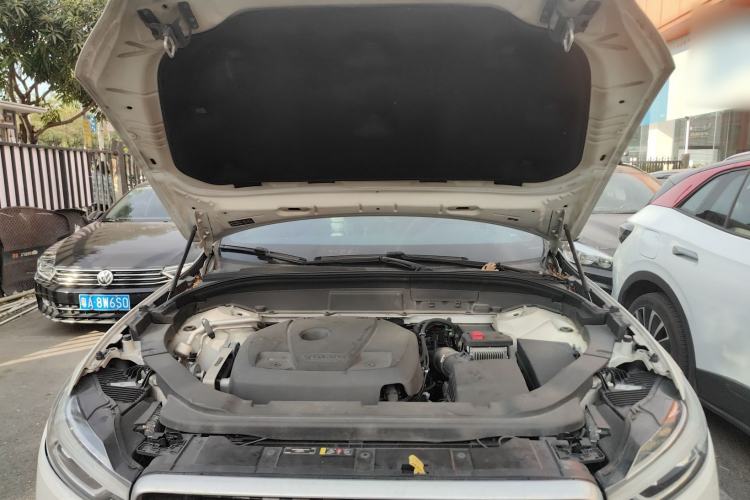 Used Volvo XC60 2019 T5 4x4 Smart & Dynamic Sport Edition China VI Standard