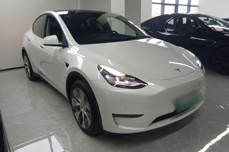 Used Tesla Model Y 2022 Long-Range All-Wheel-Drive Version

