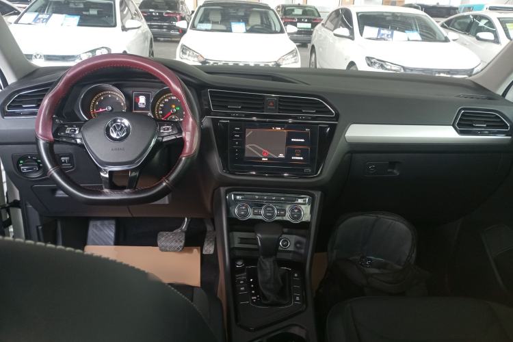 Used Volkswagen Tiguan L 2019 Updated Version 330TSI Automatic Two-Wheel Drive Panoramic Comfort Edition China VI Standard