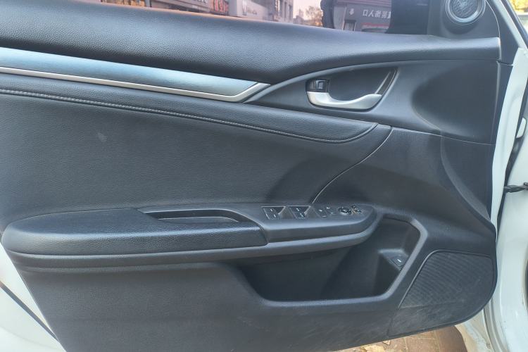 Used Honda Civic 2016 220TURBO CVT Prestige Edition
