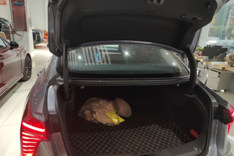 Used Hongqi H5 2024 2.0T Automatic Smart Connect Flagship Edition