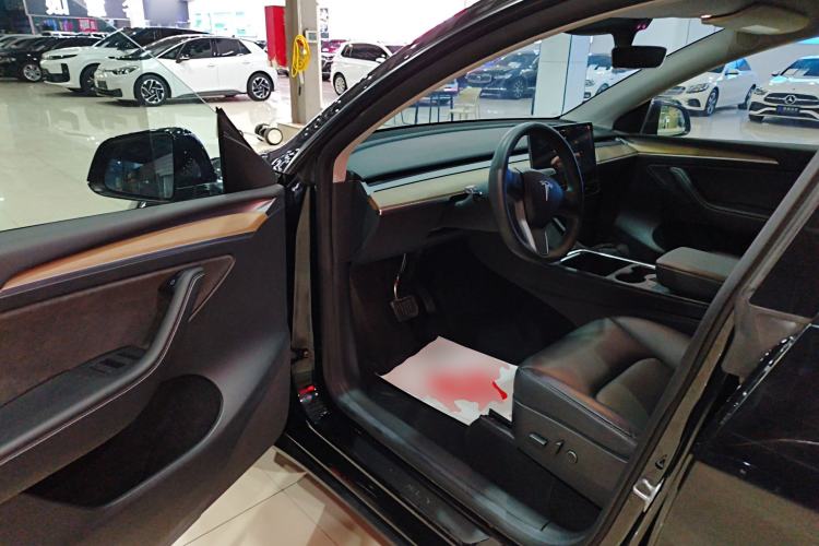 Used Tesla Model Y 2022 Rear-Wheel-Drive Version
