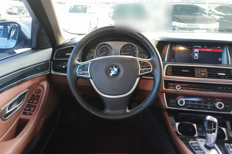 Used BMW 5 Series 2014 520Li Elegant Model
