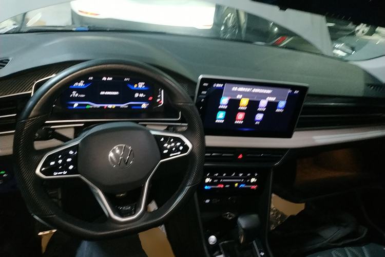 Used Volkswagen Tiguan L 2022 330TSI Automatic Two-Wheel Drive R-Line Enhanced Edition
