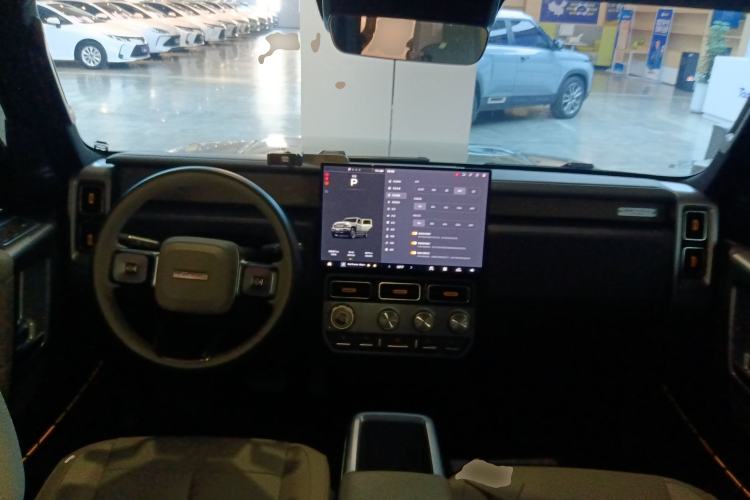 Used  V23 2025 401 Two-Wheel Drive Advanced Edition
