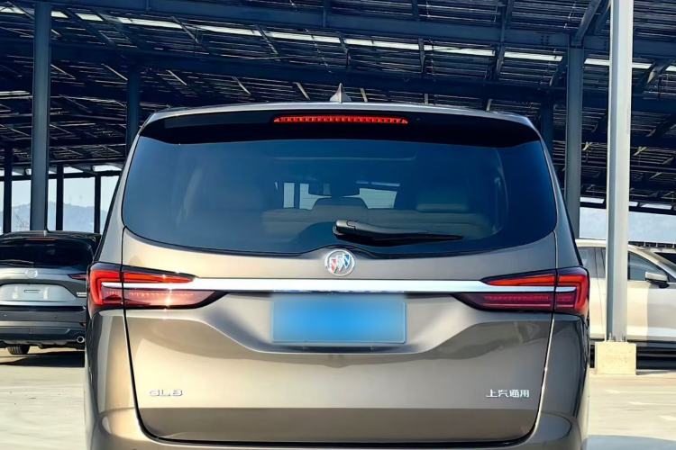 Used Buick GL8 2023 Facelifted Land Cruiser Executive Luxury Version
