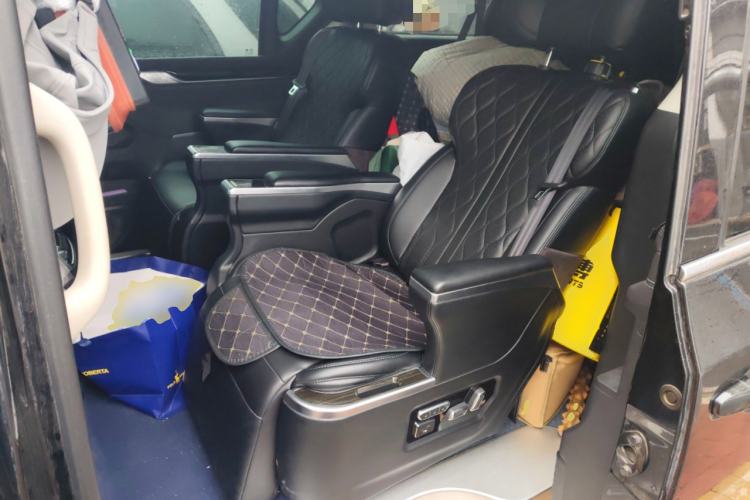 Used SAIC MAXUS G20 2023 Facelifted PLUS 2.0T Gasoline Automatic Luxury Edition
