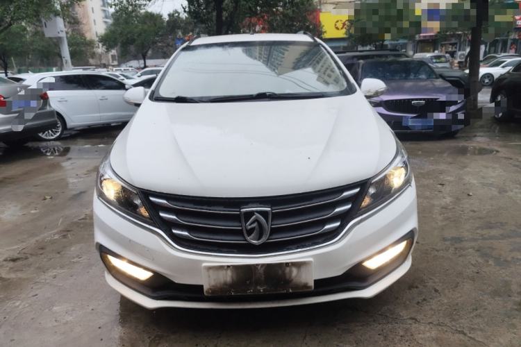 Used Baojun 310W 2017 1.5L Manual Fashion Model China V
